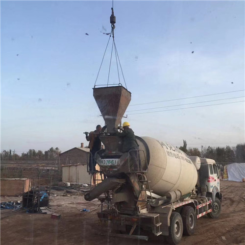 南溪区“精准瞄准”—— 吊车的 “定位导航” 技术