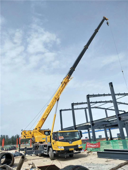 南溪区超高层建筑钢结构吊装案例